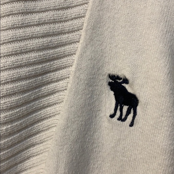 Soft long sleeve cover up - Picture 4 of 5